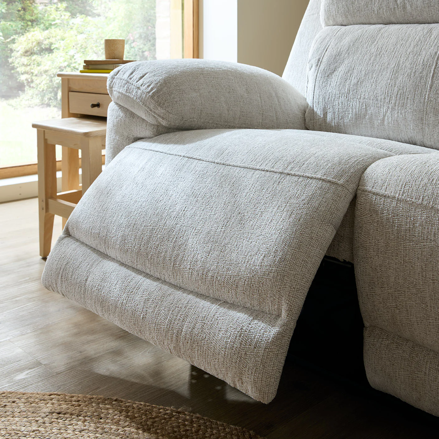 Roland Manual Recliner Sofa with Center Console & Cup Holder - Image 10