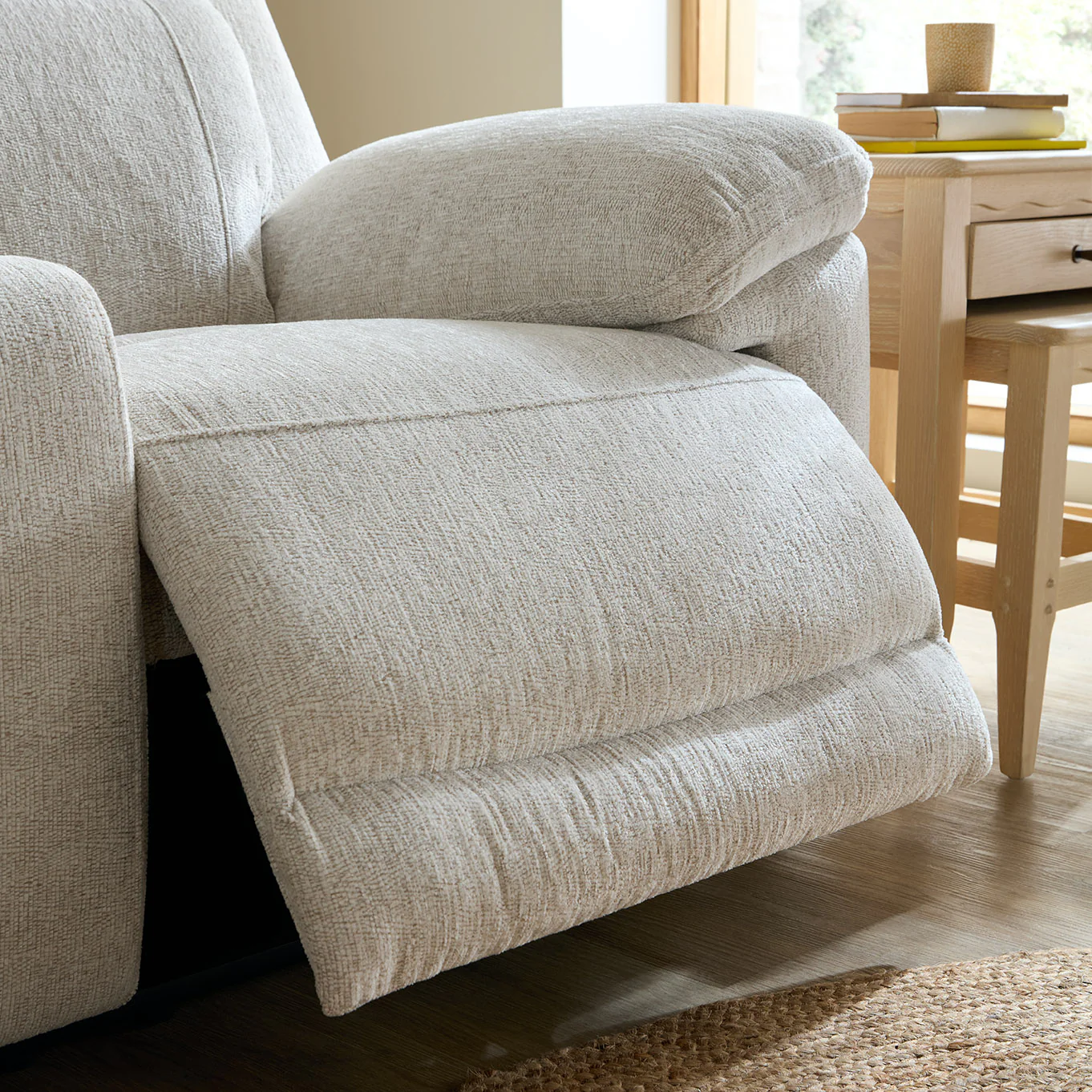 Roland Manual Recliner Sofa with Center Console & Cup Holder - Image 11