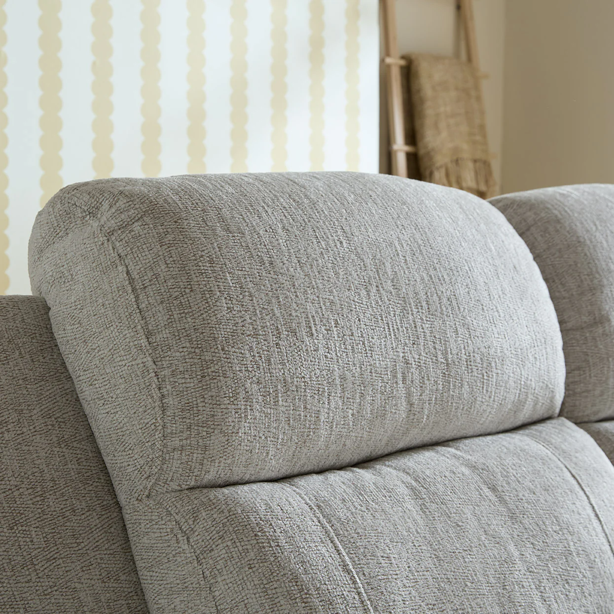 Roland Manual Recliner Sofa with Center Console & Cup Holder - Image 13
