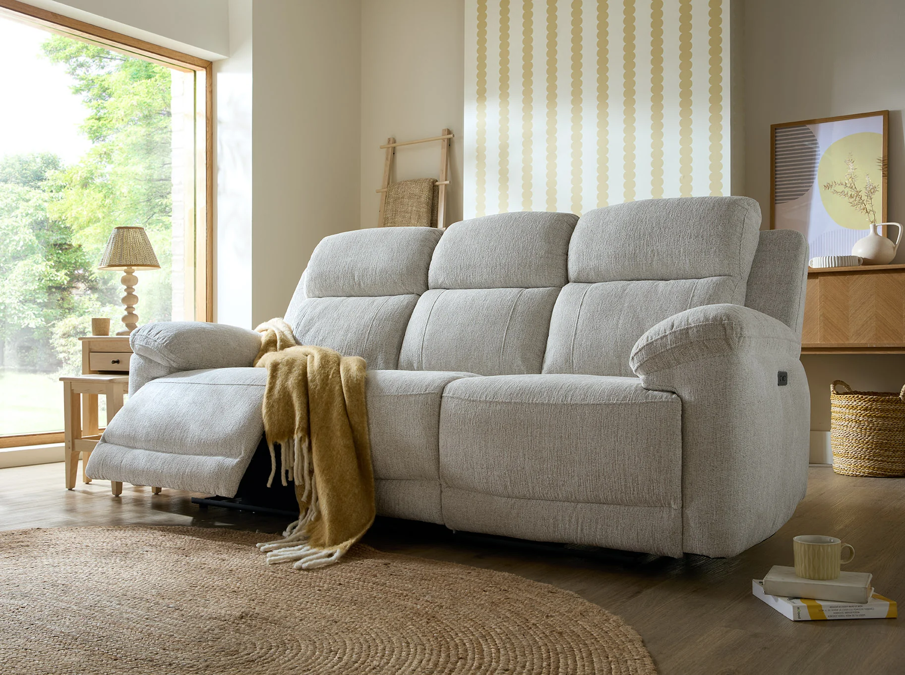 Roland Manual Recliner Sofa with Center Console & Cup Holder - Image 2