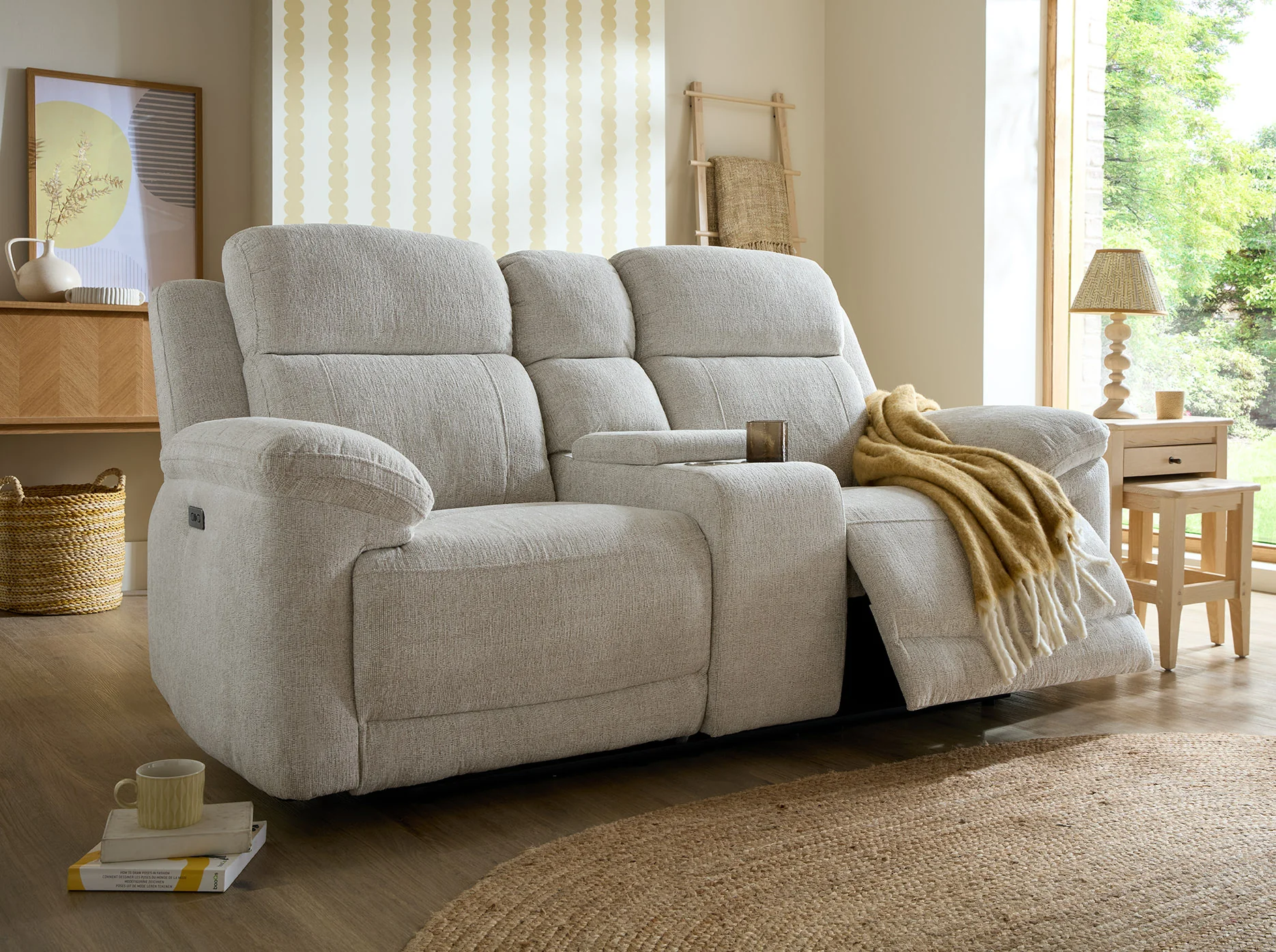 Roland Manual Recliner Sofa with Center Console & Cup Holder - Image 3